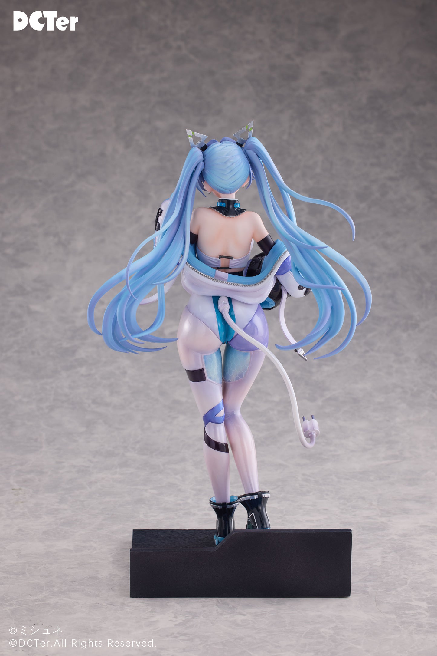 1/7 Scale Figure Ella the Biker Girl (Pre Order)