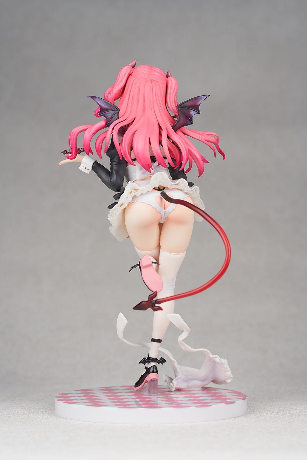 1/7 Scale Figure Cafe Maid- Lilia